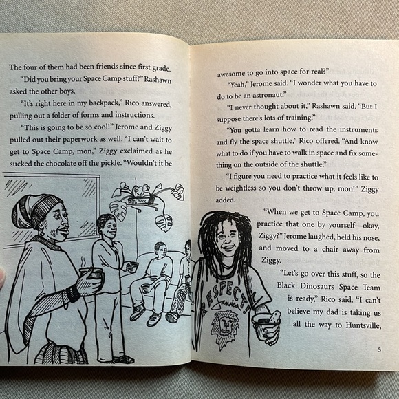📚2/$6  2-Book Bundle Ziggy and the Black Dinosaurs Series #4, #5 - Picture 10 of 16